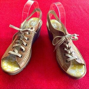 FLY  LONDON Sz 41 Yori Leather Tan Gold Lace Up Sandals Wedges